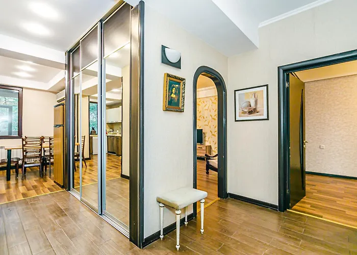 Central Apartment 2 Bedroom And Living Hall