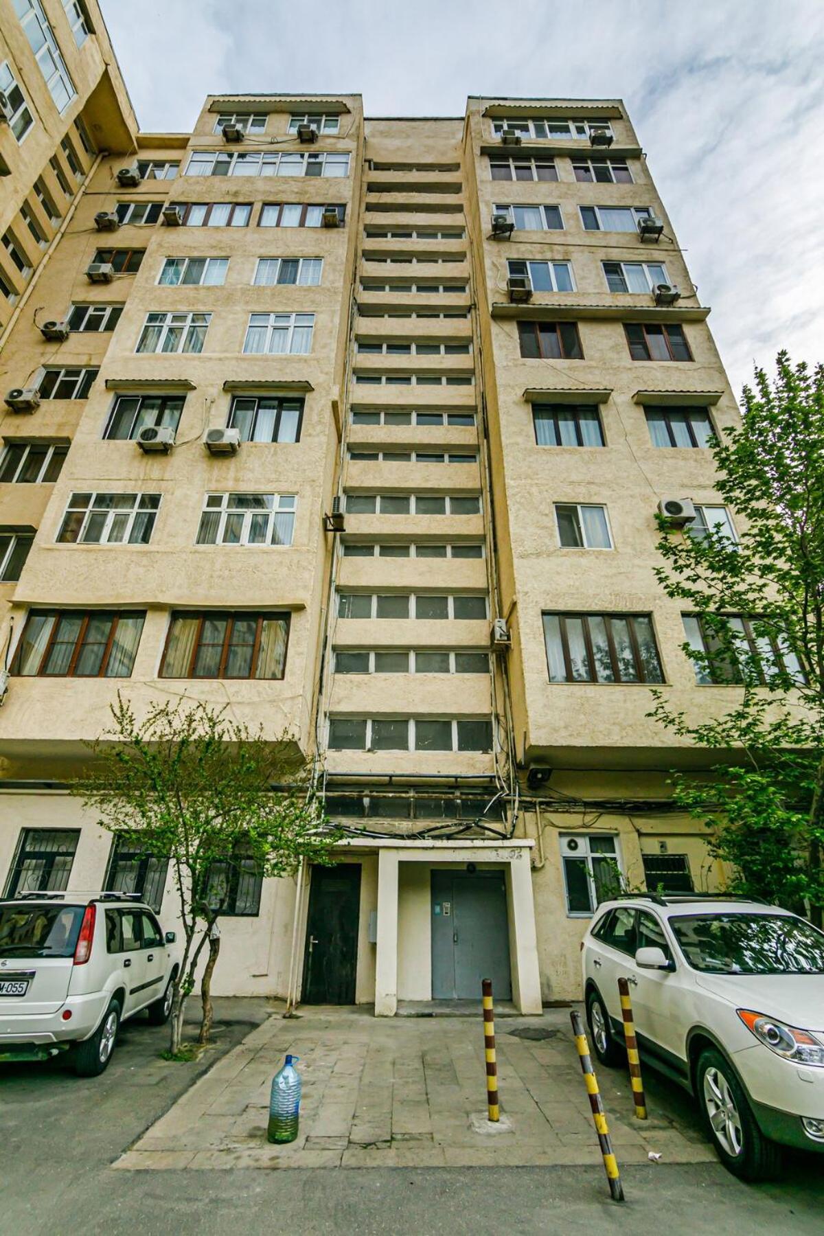 2 Bedroom And Living Hall Apartment